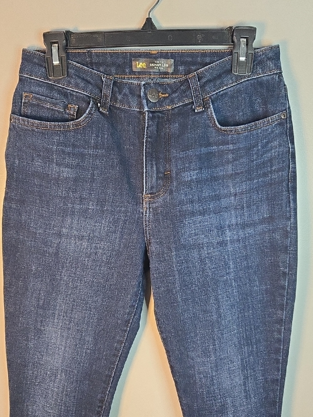 Lee Women's Size 1 Mid-Rise Slim Fit Skinny Leg Dark Wash Denim Jeans